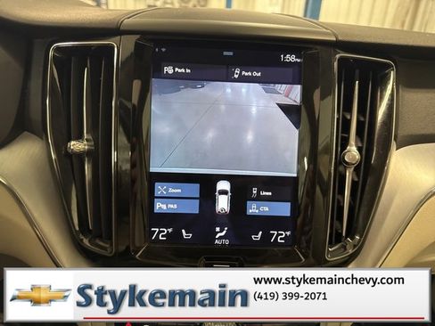 Used 2018 Volvo XC60 T6 Momentum w/ Convenience Package image 52