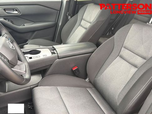 Used 2025 Nissan Rogue SV FWD image 17