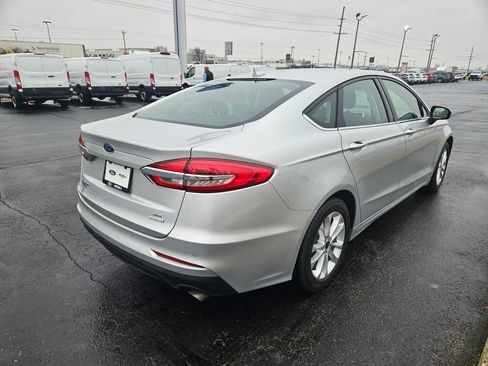 Used 2019 Ford Fusion SE FWD image 7