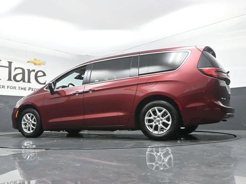 Used 2023 Chrysler Pacifica Touring-L FWD image 57