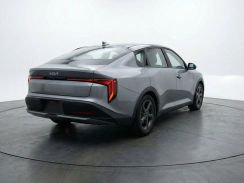 Used 2025 Kia K4 LXS image 9