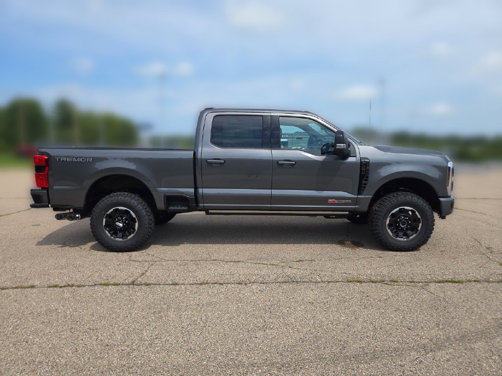 New 2026 Ford F250 Platinum w/ Tremor Off-Road Package AWD/4WD image 7