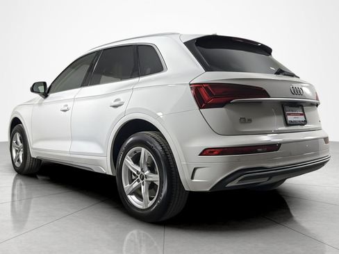 Used 2023 Audi Q5 2.0T Premium w/ Convenience Package AWD/4WD image 3