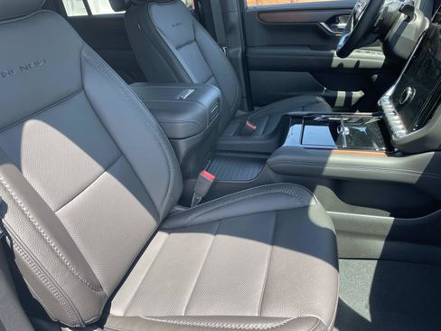 New 2026 GMC Yukon XL Denali w/ Advanced Technology Package AWD/4WD image 27