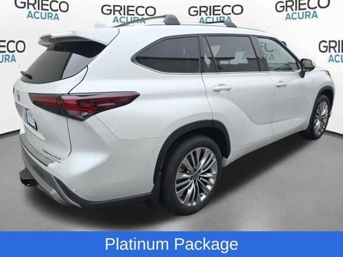 Used 2026 Toyota Highlander Platinum AWD/4WD image 7