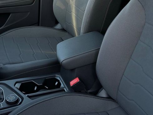 New 2025 Volkswagen Taos SE image 21