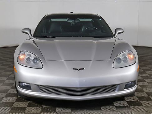Used 2005 Chevrolet Corvette Coupe w/ Preferred Equipment Group RWD image 8