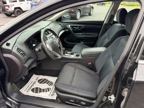 Used 2016 Nissan Altima 2.5 SV FWD image 10