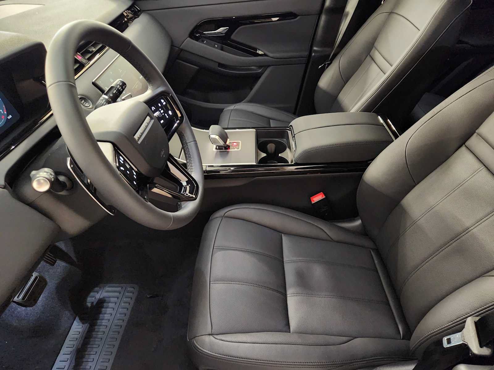 Used 2026 Land Rover Range Rover Evoque S AWD/4WD image 14