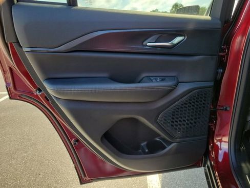 New 2026 Jeep Grand Cherokee Laredo image 13