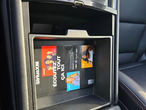 Used 2025 Chevrolet Traverse RS image 10