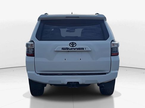 Used 2021 Toyota 4Runner SR5 Premium image 6