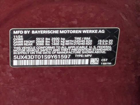 Certified 2025 BMW X4 M40i w/ Premium Package image 27