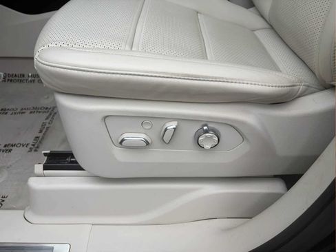Certified 2023 Cadillac Escalade Sport Platinum w/ LPO, Floor Liner Package AWD/4WD image 11