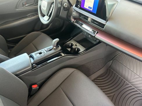 New 2027 Toyota Prius Plug-In Hybrid FWD image 23