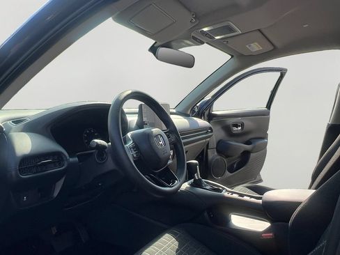 Used 2027 Honda HR-V LX image 9