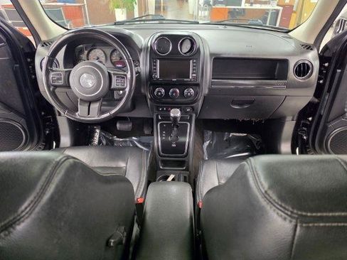 Used 2016 Jeep Patriot High Altitude FWD image 9