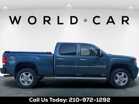 Used 2012 GMC Sierra 2500 Denali w/ Suspension Package, Off-Road AWD/4WD image 6