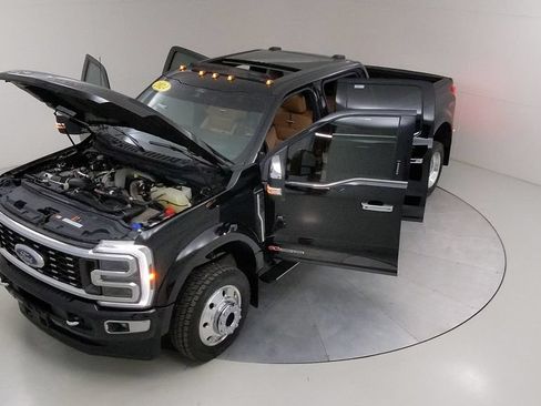 Certified 2024 Ford F450 Platinum w/ FX4 Off-Road Package AWD/4WD image 47