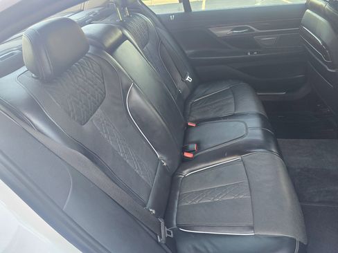 Used 2018 BMW 750i xDrive image 24