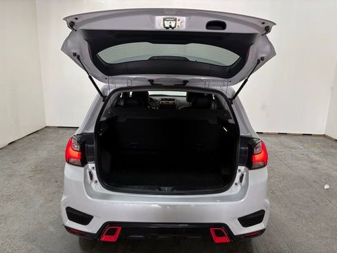 Used 2023 Mitsubishi Outlander Sport SE image 8