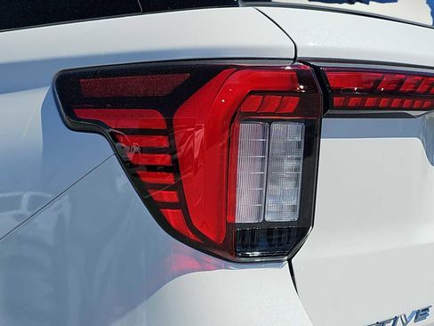 New 2025 Ford Explorer Active w/ Active Comfort Package image 15