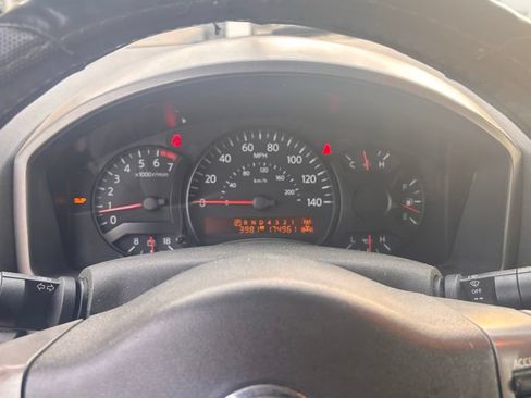 Used 2004 Nissan Titan LE AWD/4WD image 12