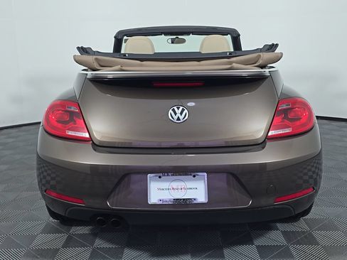 Used 2013 Volkswagen Beetle 2.5 70's Edition FWD image 6