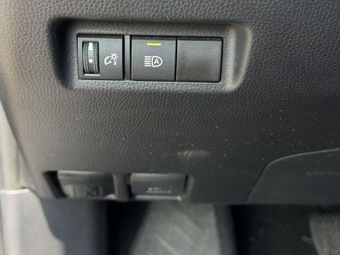 Certified 2025 Toyota RAV4 XLE FWD image 21