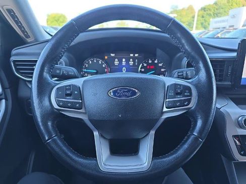 Certified 2022 Ford Explorer XLT w/ Equipment Group 202A AWD/4WD image 25
