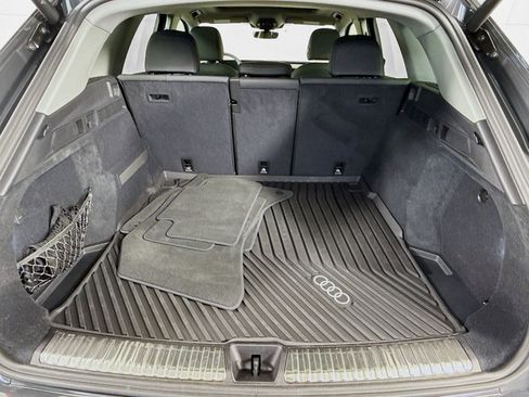 Used 2025 Audi Q5 Premium w/ Convenience Package image 23