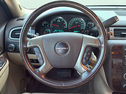 Used 2012 GMC Sierra 2500 Denali w/ Suspension Package, Off-Road AWD/4WD image 27