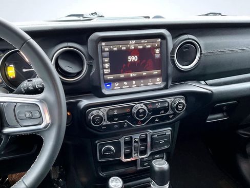 Used 2023 Jeep Wrangler Sahara image 16