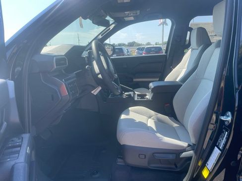 New 2026 Toyota 4Runner SR5 AWD/4WD image 11
