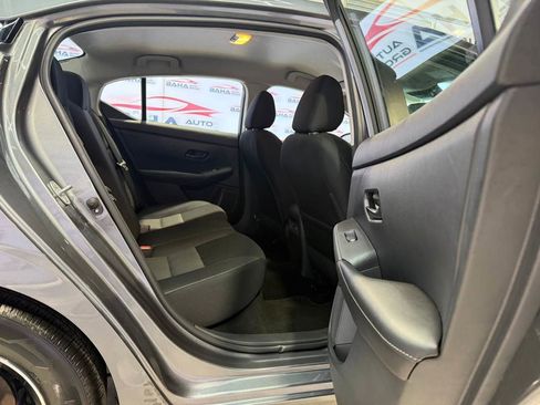 Used 2025 Nissan Sentra SV image 29