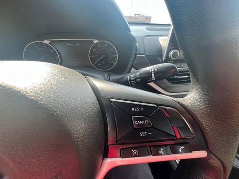 Used 2025 Nissan Altima 2.5 SV FWD image 23