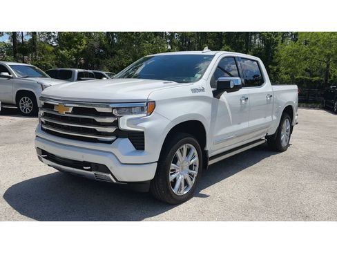 Certified 2025 Chevrolet Silverado 1500 High Country AWD/4WD image 4