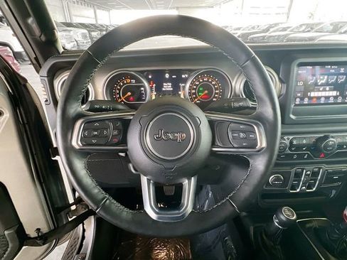 Used 2018 Jeep Wrangler Unlimited Sahara w/ Cold Weather Group image 16