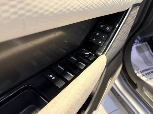 Used 2020 Land Rover Range Rover Velar S AWD/4WD image 38