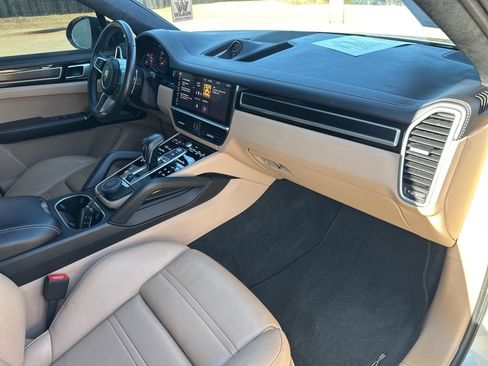 Used 2021 Porsche Cayenne GTS image 53