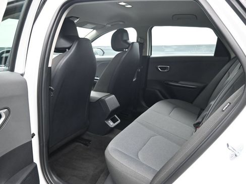Used 2025 Kia K4 FWD image 27