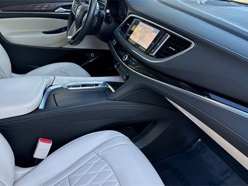 Used 2023 Buick Enclave Avenir w/ Avenir Technology Package image 20