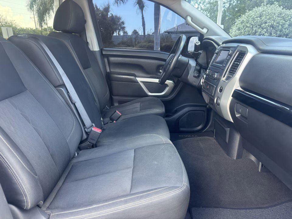 Used 2019 Nissan Titan SV RWD image 16