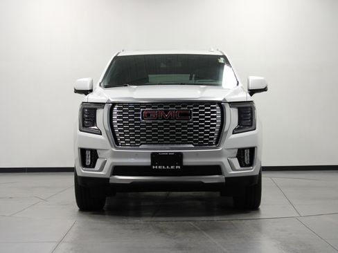 Used 2024 GMC Yukon XL Denali AWD/4WD image 9