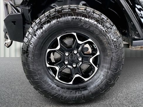 Used 2021 Jeep Wrangler Unlimited Rubicon 4xe w/ Dual Top Group AWD/4WD image 33