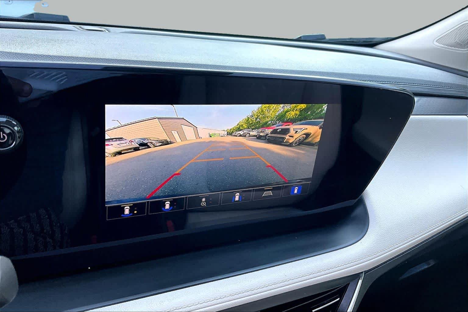 Used 2024 Buick Encore GX Avenir w/ Avenir Technology Package FWD image 26