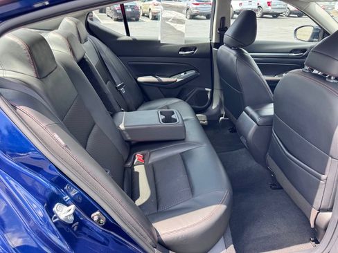 Used 2024 Nissan Altima 2.5 SR FWD image 29