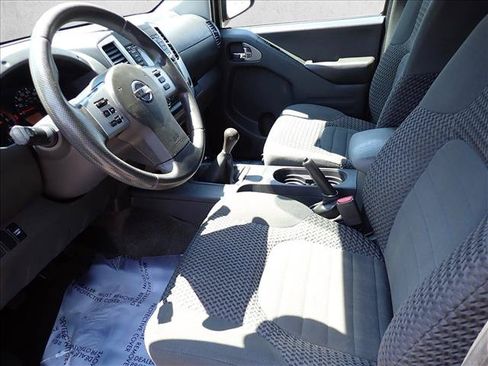 Used 2017 Nissan Frontier SV RWD image 9