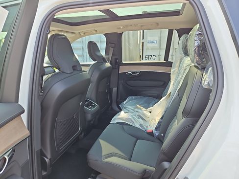 New 2026 Volvo XC90 B5 Core AWD/4WD image 8