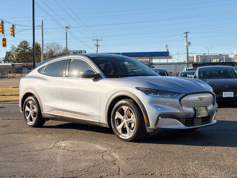 Used 2022 Ford Mustang Mach-E Select image 3